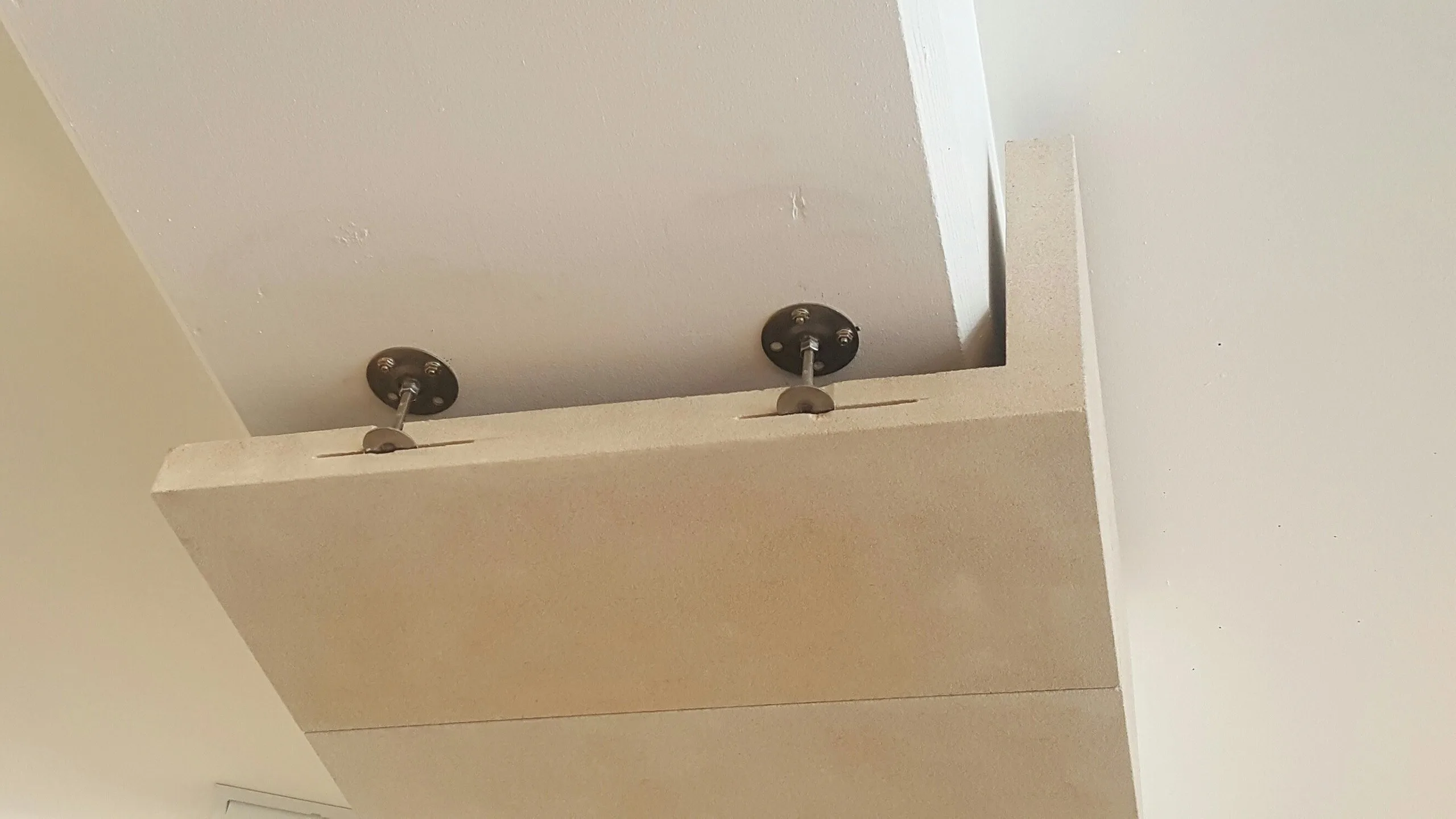 gosford-quarries-sandstone-sydney-melbourne-brisbane-stonemasons-landscapers-installers-L-shaped-quoin-diamond-sawn-sm