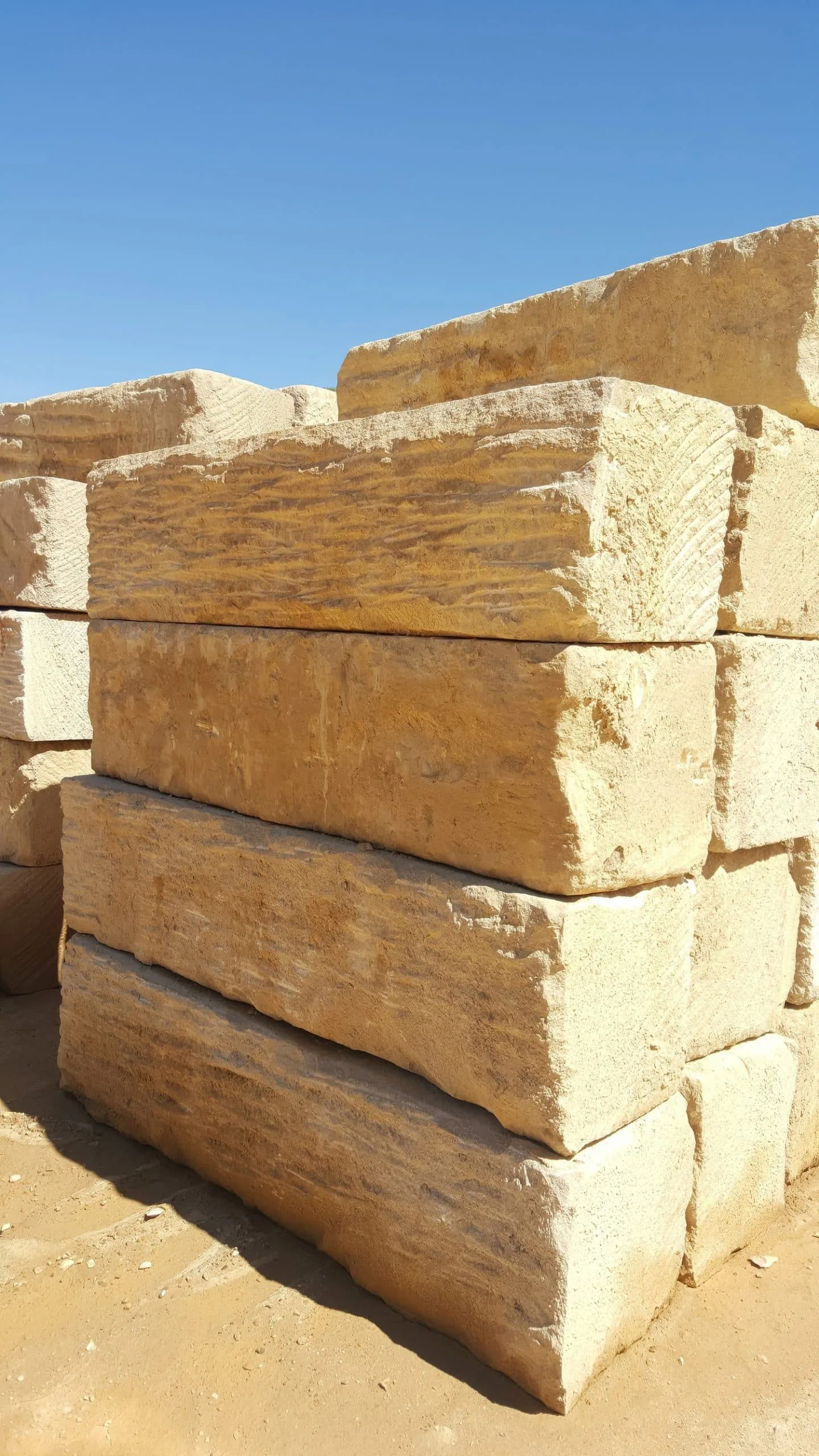 gosford-quarries-sandstone-supplies-nsw-golf-club-coastal-walk-antoun-civil-2m-a-grade-landscape-quarry-logs-solid-waling-blocks-sm